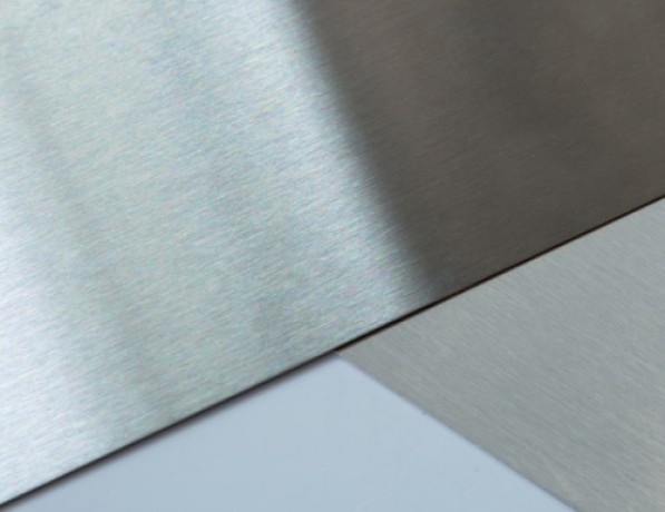 Лист нержавеющий шлифованный х/к 12Х13 0,65 мм ГОСТ 5582-75 фото