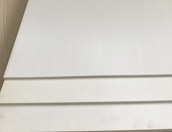 Полиэфирэфиркетон листовой PEEK 5х500х1000 мм ГОСТ 33366.1-2015 фото